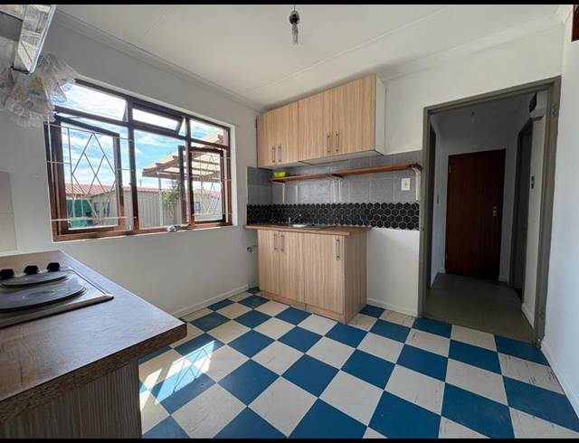 2 BEDROOM PROPERTY TO RENT IN SILVERTOWN
